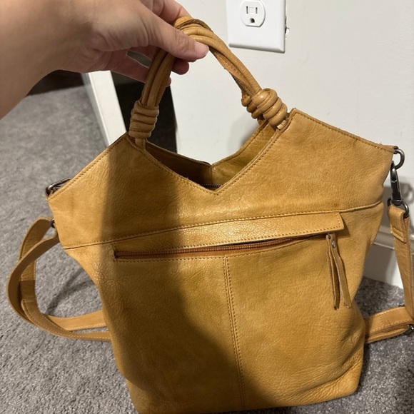 Latico Leathers Nash Tote/Crossbody - Picture 4 of 11